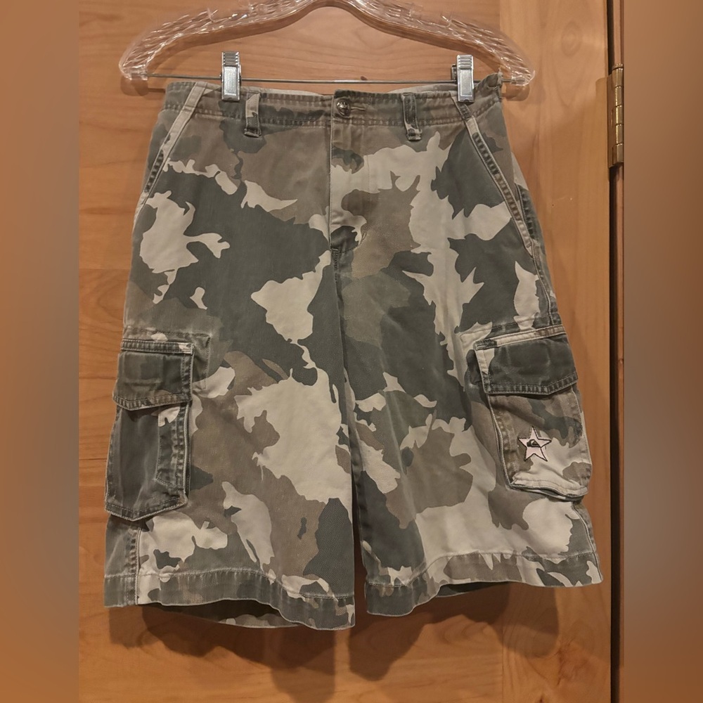 Vintage Quiksilver Boys Cargo Shorts - Green Camo